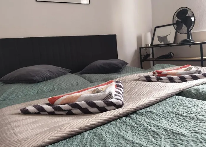 - 게스트하우스 *